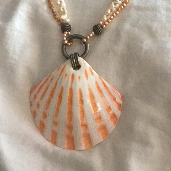 Seashell Necklace 20” drop plus seashell 3.5” seashell w/ Pearl beads. Aloha ☀️ - Picture 2 of 9